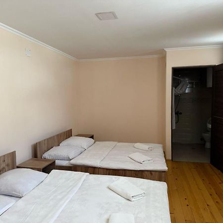 Eka'S Guest House Местия Екстериор снимка