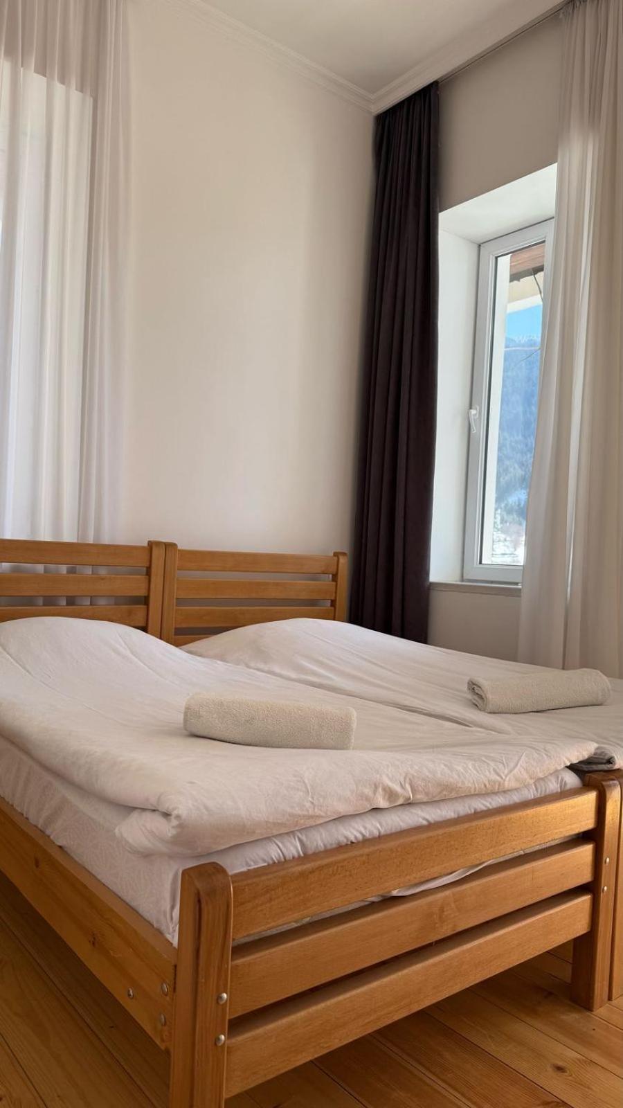 Eka'S Guest House Местия Екстериор снимка