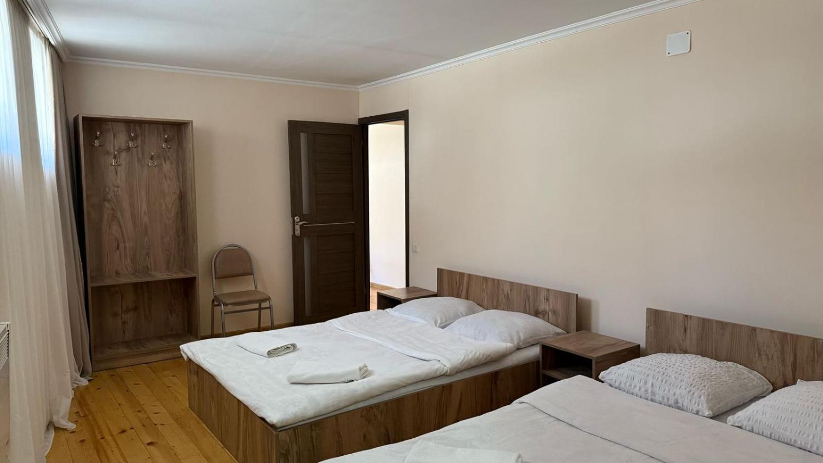 Eka'S Guest House Местия Екстериор снимка